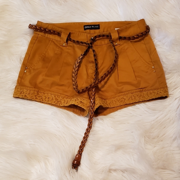 True Collection Shorts - Picture 3 of 10